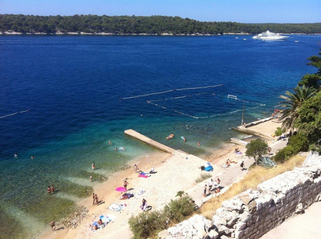 Evergreen & Pinky Apartments Close To The Beach Rab Town Exterior foto